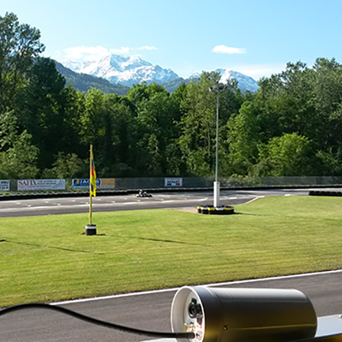 Terrain avec antenne